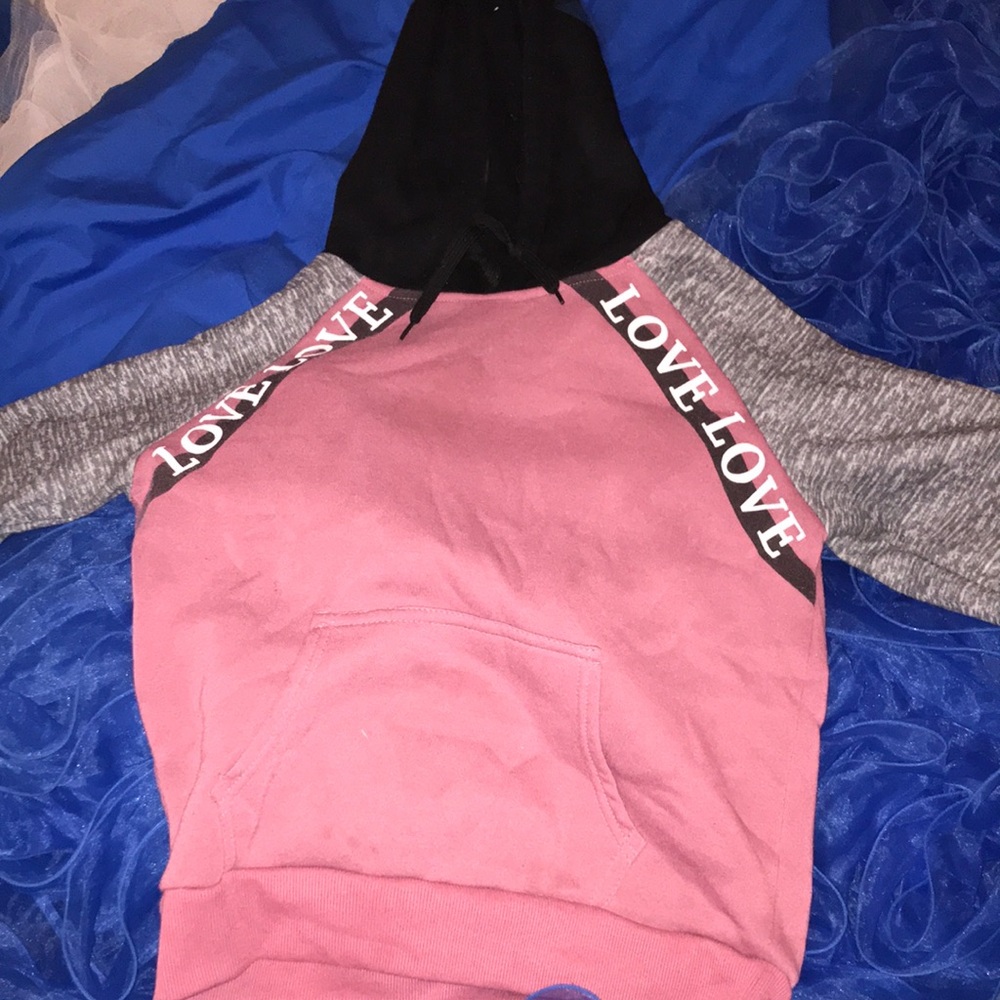 Sweatshirt